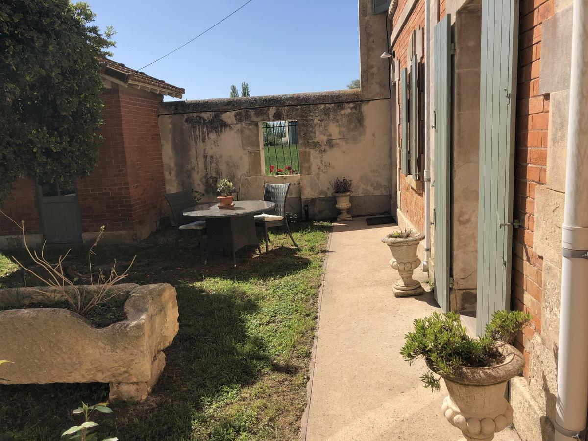 Le Mas Marguerite Arles Bagian luar foto