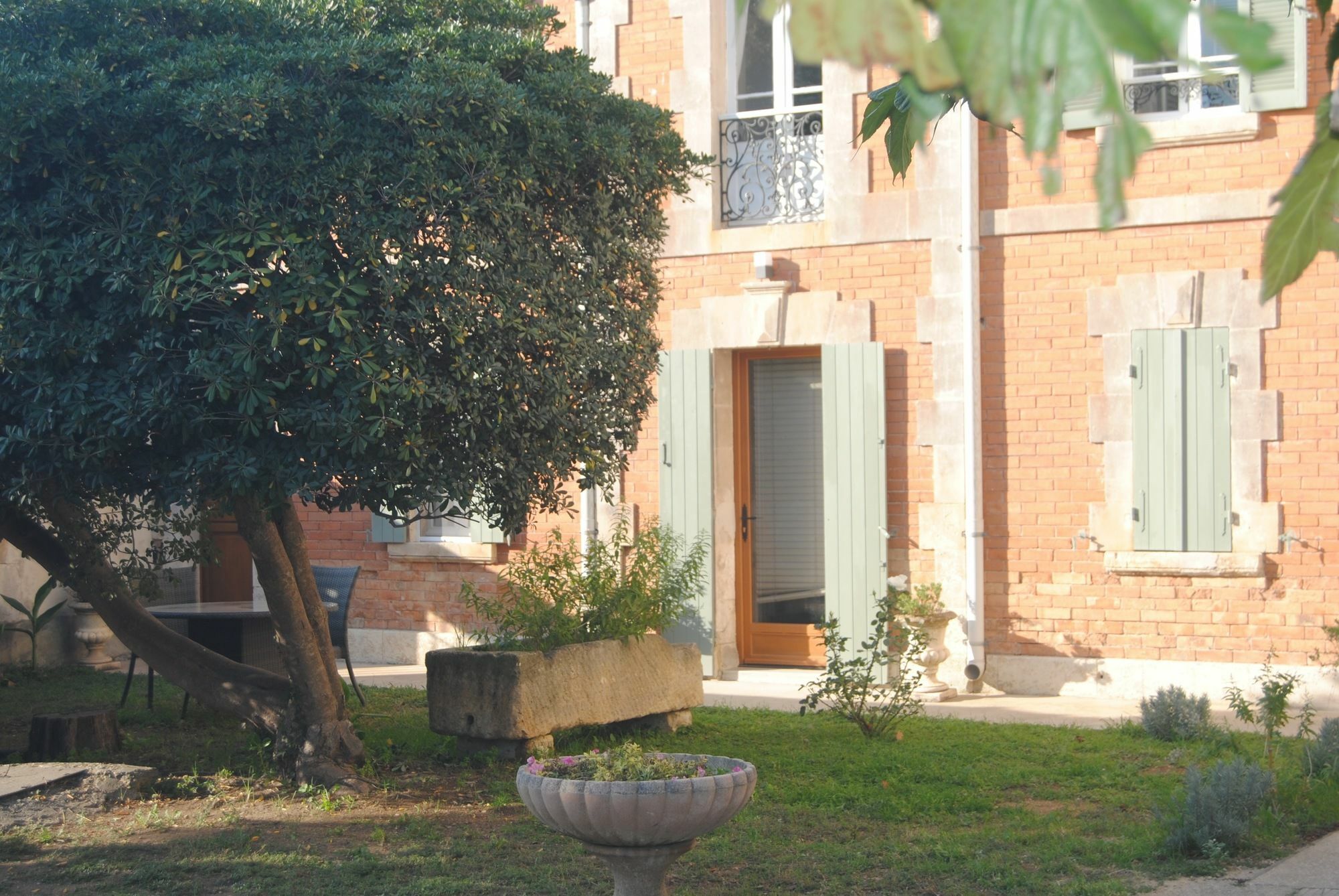 Le Mas Marguerite Arles Bagian luar foto